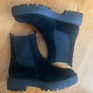Sam Edelman Black Suede Chelsea Boots (Laguna)